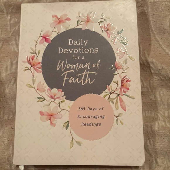 Daily Devotions for a Woman of Faith By Barbour - Picture 1 of 2